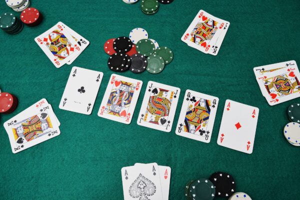 Game bài casino Poker tại uk88 