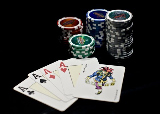 Cách chơi mini poker tại UK88