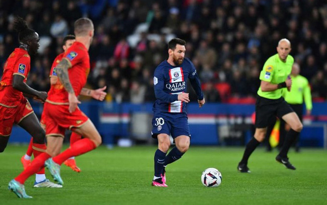 Messi tỏa sáng giúp PSG dành chiến thắng
