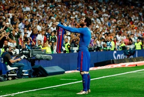 Messi khiến cả khán đài phải câm lặng
