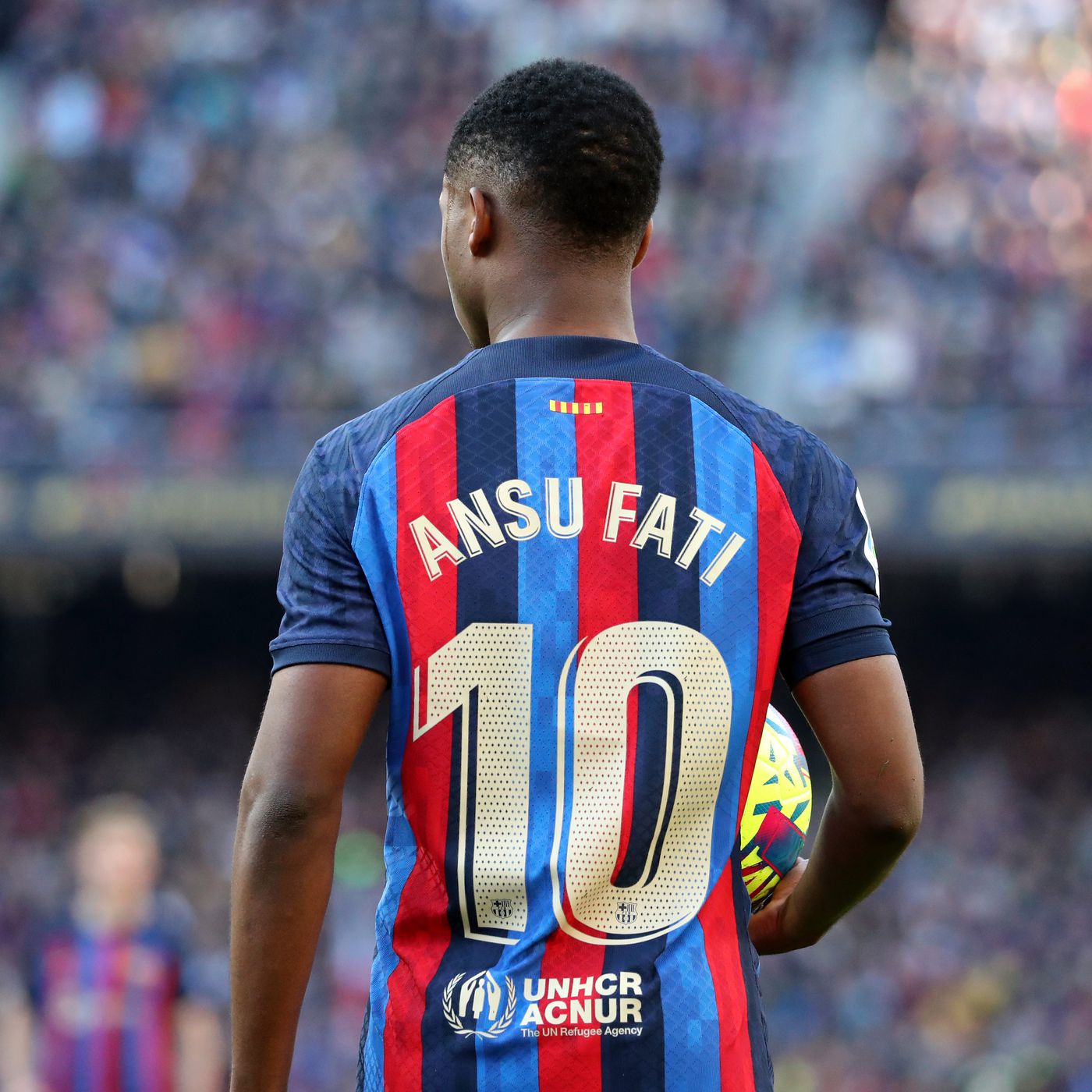 Fati được kỳ vọng có thể thay thế chiếc áo số 10 mà Messi để lại