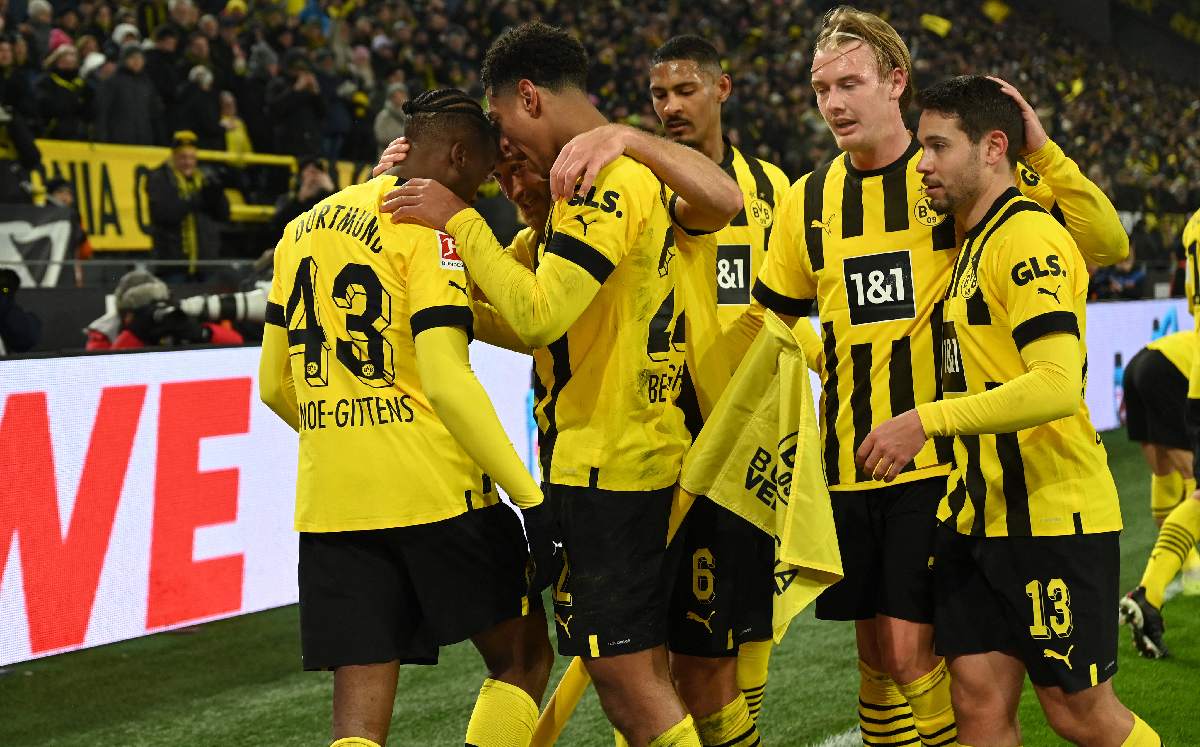 Dortmund hướng tới chiến thắng